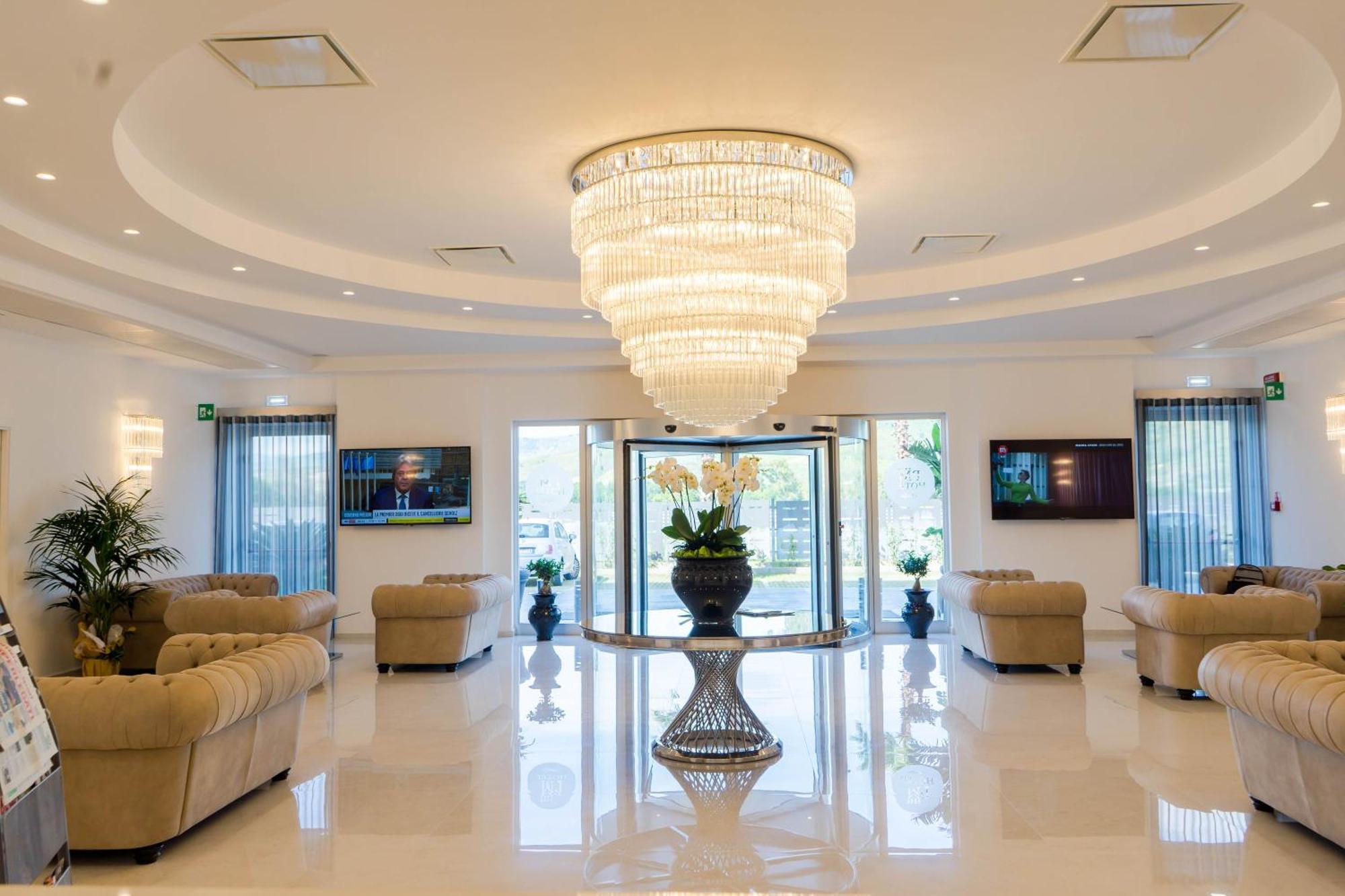 Pm Hotel Катандзаро Екстериор снимка