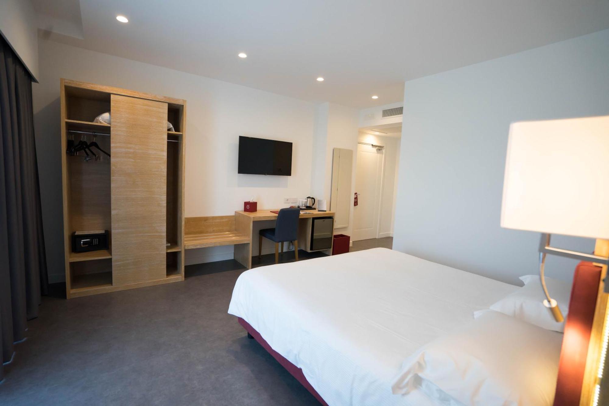 Pm Hotel Катандзаро Екстериор снимка