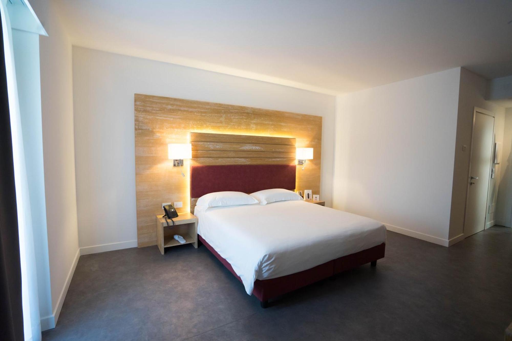Pm Hotel Катандзаро Екстериор снимка