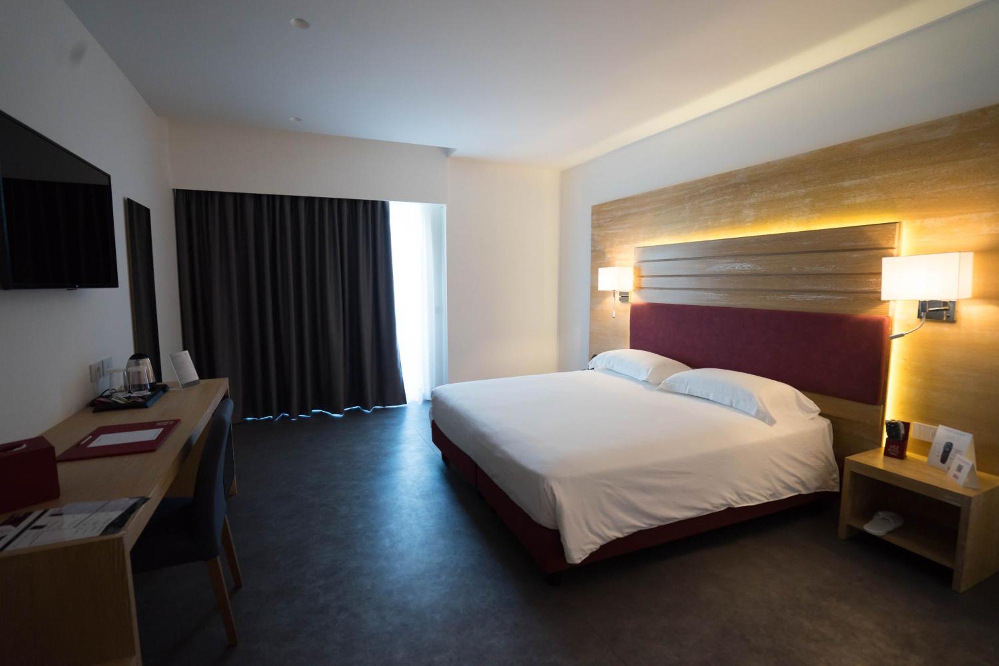 Pm Hotel Катандзаро Екстериор снимка